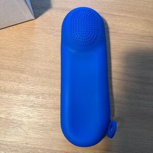 Sephora Collection Silicone Travel Brush Holder & Cleaner – Cobalt Blue